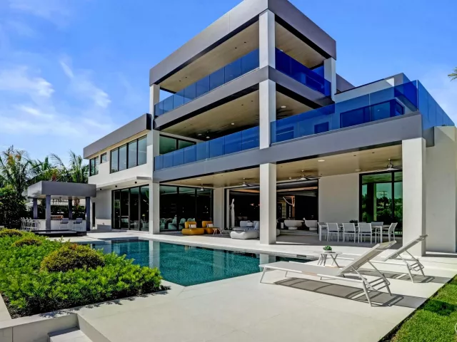 Продажа дома по адресу 23 ISLA BAHIA Drive - фото 9375314