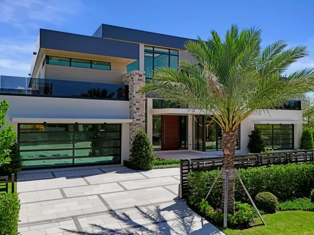 Продажа дома по адресу 23 ISLA BAHIA Drive - фото 9375317