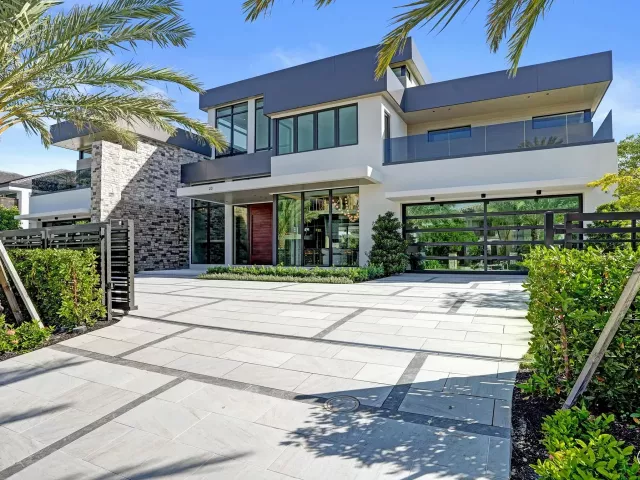 Продажа дома по адресу 23 ISLA BAHIA Drive - фото 9375318