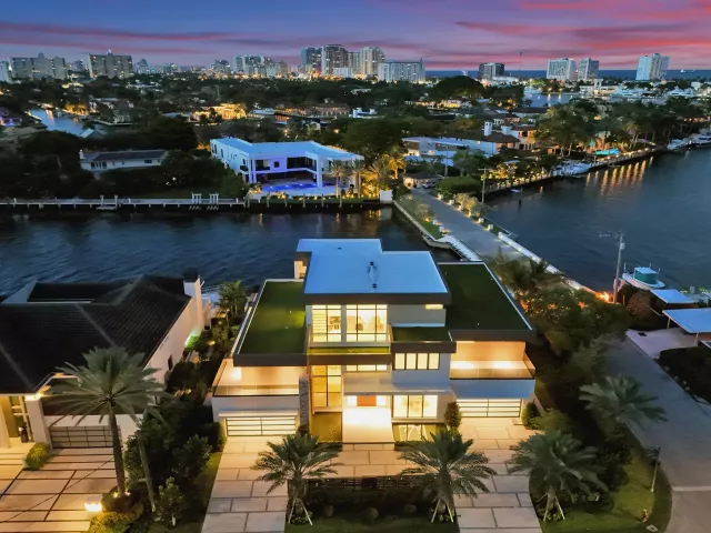 Продажа дома по адресу 23 ISLA BAHIA Drive - фото 9375302