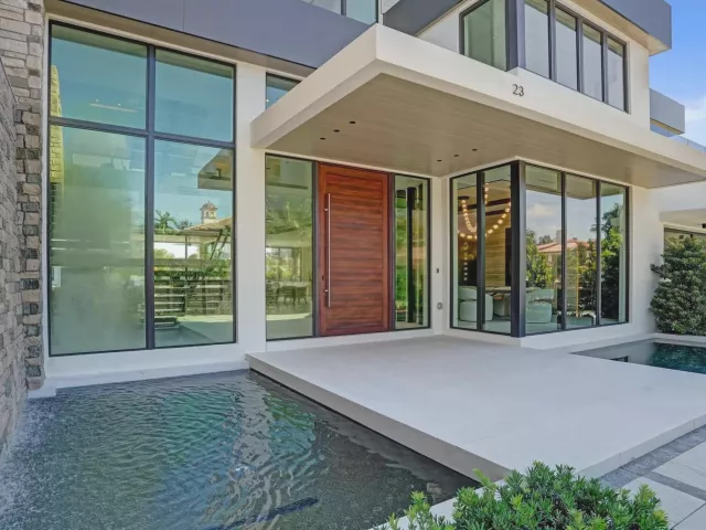Продажа дома по адресу 23 ISLA BAHIA Drive - фото 9375320