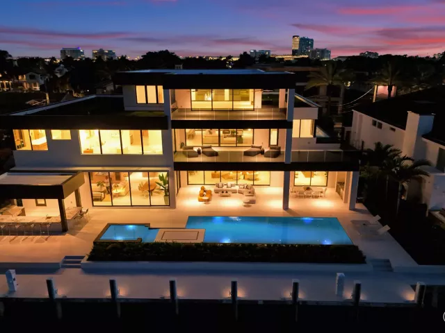 Продажа дома по адресу 23 ISLA BAHIA Drive - фото 9375304