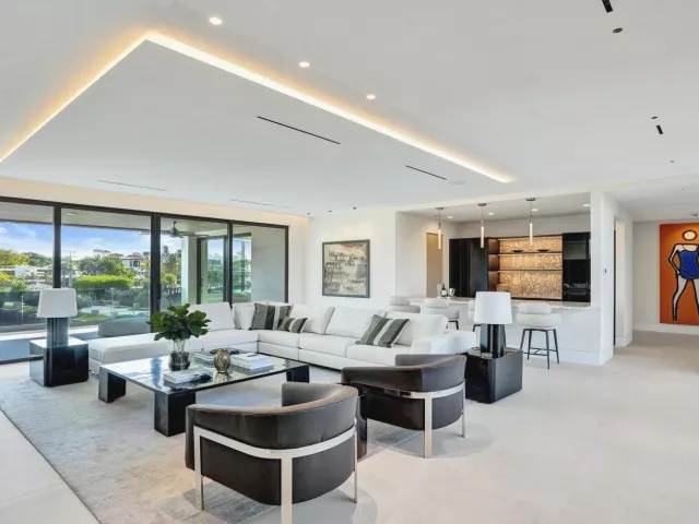 Продажа дома по адресу 23 ISLA BAHIA Drive - фото 9375343