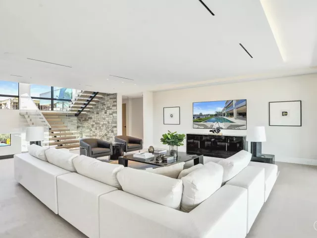Продажа дома по адресу 23 ISLA BAHIA Drive - фото 9375344
