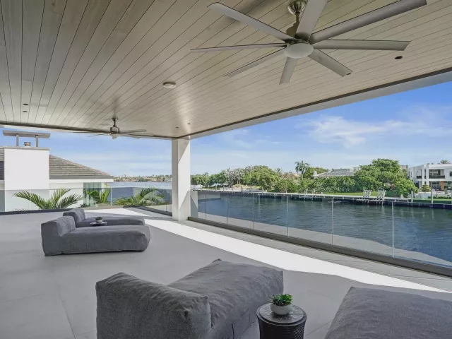 Продажа дома по адресу 23 ISLA BAHIA Drive - фото 9375347