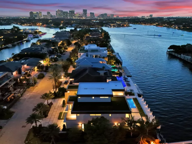 Продажа дома по адресу 23 ISLA BAHIA Drive - фото 9375305