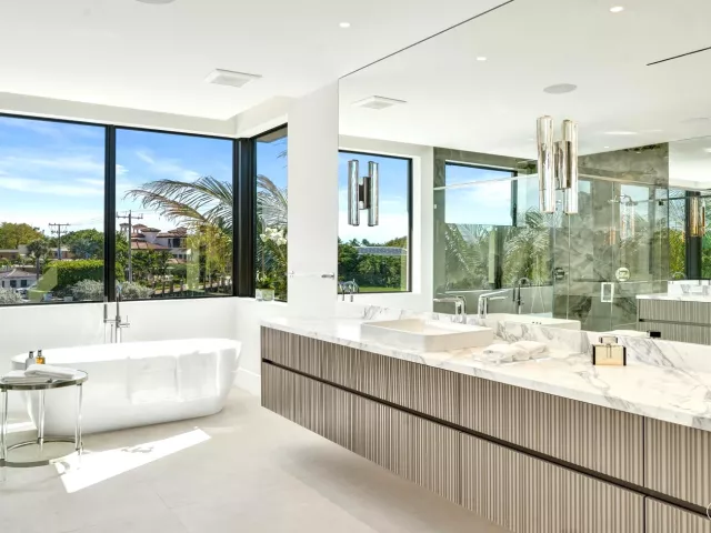 Продажа дома по адресу 23 ISLA BAHIA Drive - фото 9375357