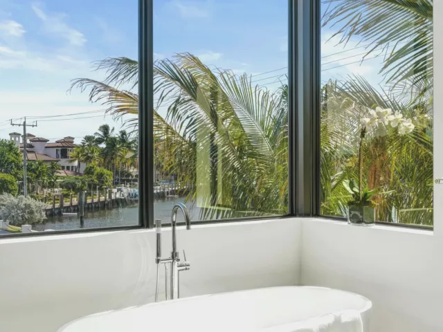 Продажа дома по адресу 23 ISLA BAHIA Drive - фото 9375358
