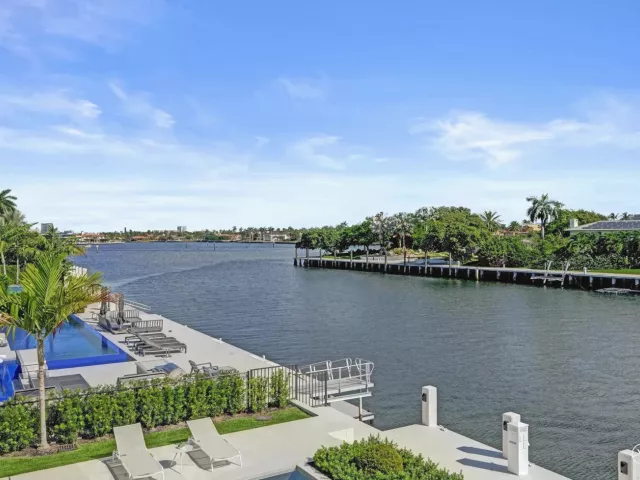Продажа дома по адресу 23 ISLA BAHIA Drive - фото 9375364