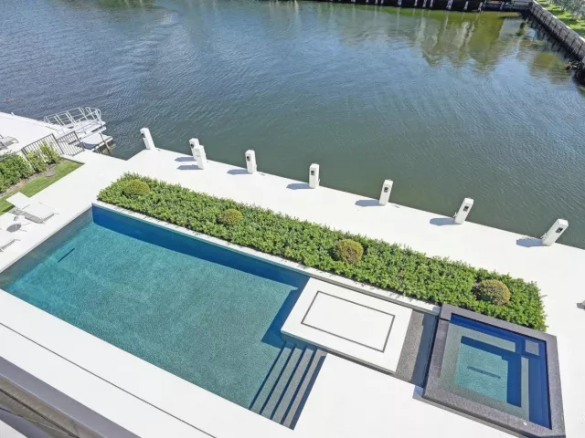 Продажа дома по адресу 23 ISLA BAHIA Drive - фото 9375365