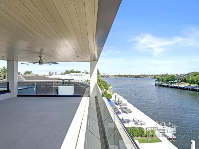 Продажа дома по адресу 23 ISLA BAHIA Drive - фото 9375366