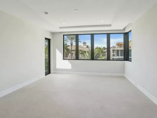 Продажа дома по адресу 23 ISLA BAHIA Drive - фото 9375367