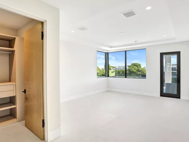 Продажа дома по адресу 23 ISLA BAHIA Drive - фото 9375369