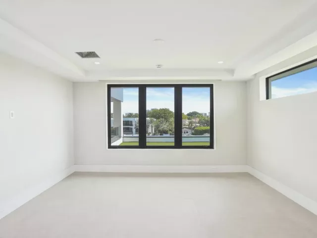 Продажа дома по адресу 23 ISLA BAHIA Drive - фото 9375372