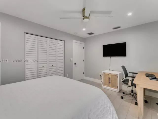 Продажа дома по адресу 7790 SW 53rd Avenue - фото 9262318