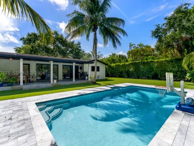 Продажа дома по адресу 7790 SW 53rd Avenue - фото 9262325