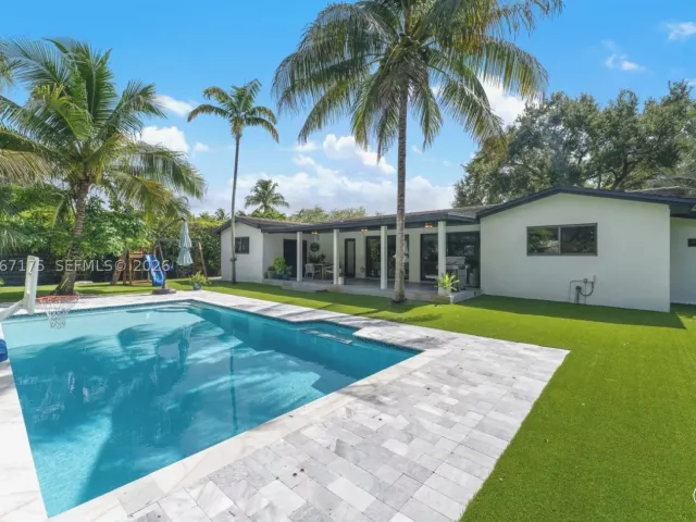Продажа дома по адресу 7790 SW 53rd Avenue - фото 9262326