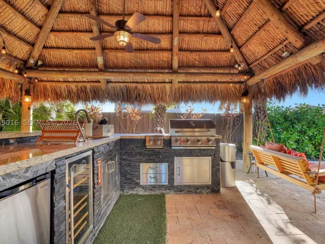 Продажа дома по адресу 2150 NW 16th Pl - фото 9259253