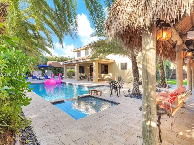 Продажа дома по адресу 2150 NW 16th Pl - фото 9259255
