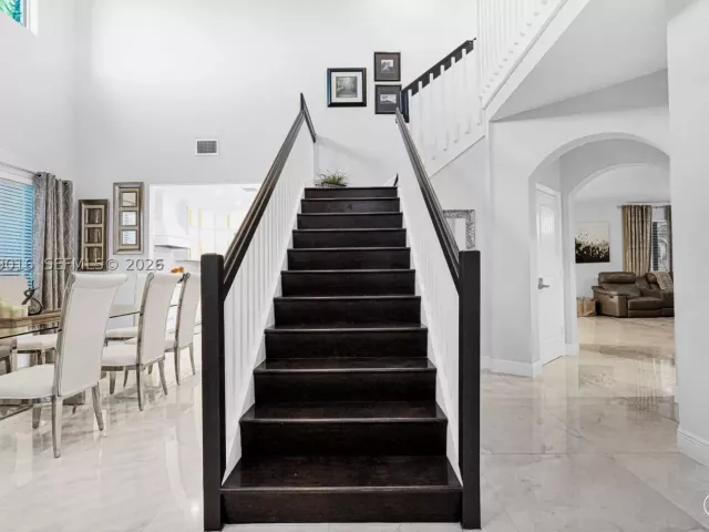 Продажа дома по адресу 2150 NW 16th Pl - фото 9259265