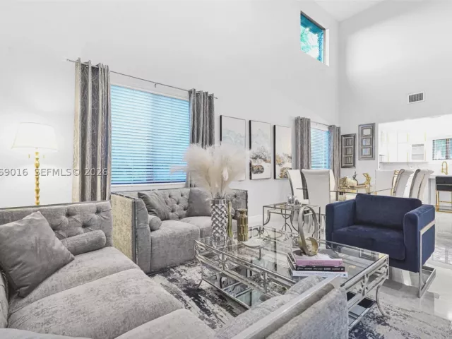Продажа дома по адресу 2150 NW 16th Pl - фото 9259270