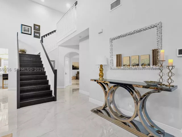 Продажа дома по адресу 2150 NW 16th Pl - фото 9259272