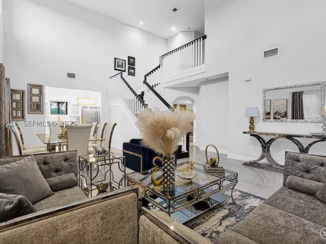 Продажа дома по адресу 2150 NW 16th Pl - фото 9259277