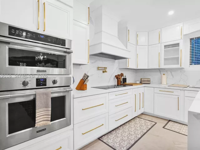 Продажа дома по адресу 2150 NW 16th Pl - фото 9259281
