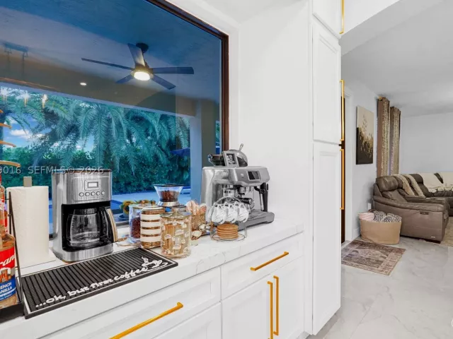 Продажа дома по адресу 2150 NW 16th Pl - фото 9259293