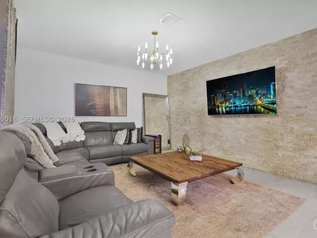 Продажа дома по адресу 2150 NW 16th Pl - фото 9259295