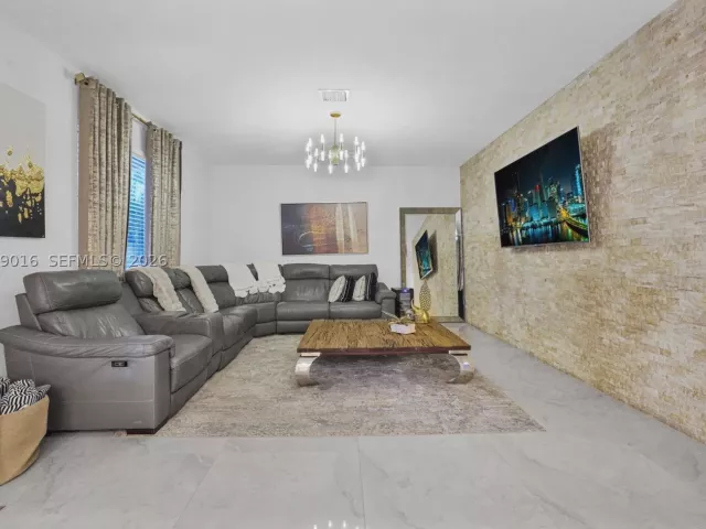 Продажа дома по адресу 2150 NW 16th Pl - фото 9259331
