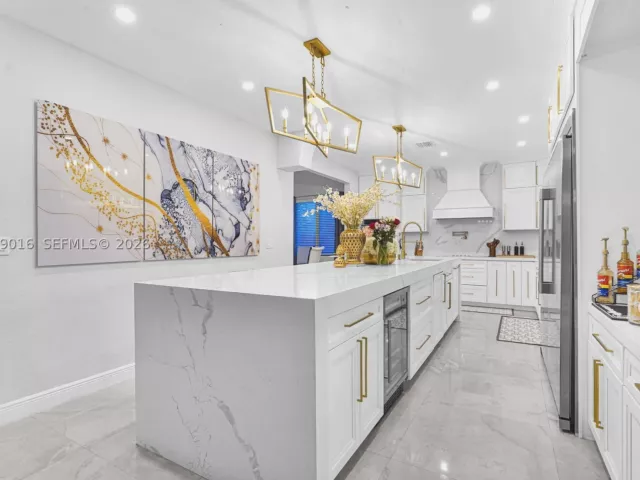 Продажа дома по адресу 2150 NW 16th Pl - фото 9259337