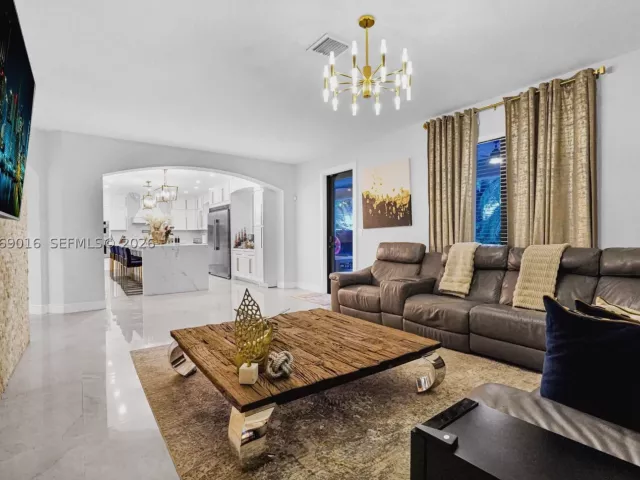 Продажа дома по адресу 2150 NW 16th Pl - фото 9259339