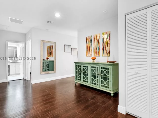 Продажа дома по адресу 2150 NW 16th Pl - фото 9259360