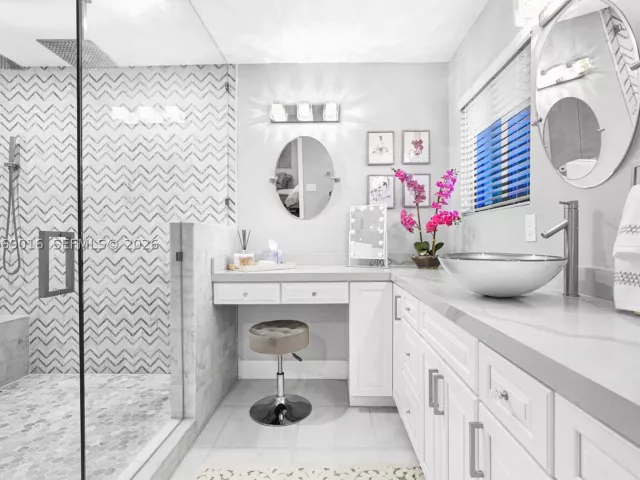 Продажа дома по адресу 2150 NW 16th Pl - фото 9259372
