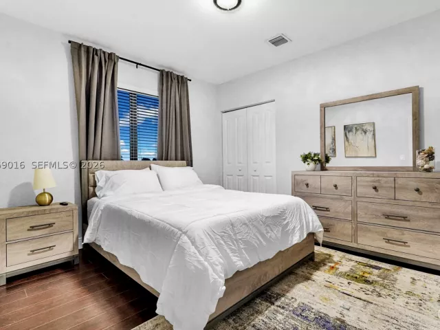Продажа дома по адресу 2150 NW 16th Pl - фото 9259404