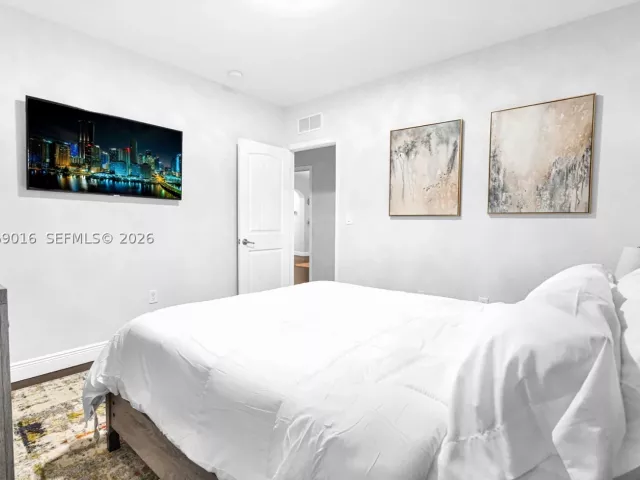 Продажа дома по адресу 2150 NW 16th Pl - фото 9259408