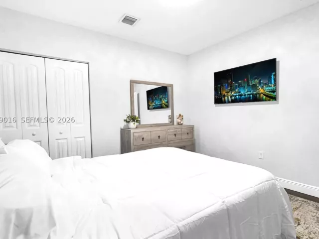 Продажа дома по адресу 2150 NW 16th Pl - фото 9259410