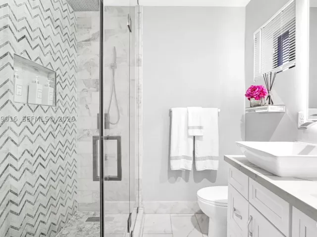 Продажа дома по адресу 2150 NW 16th Pl - фото 9259414