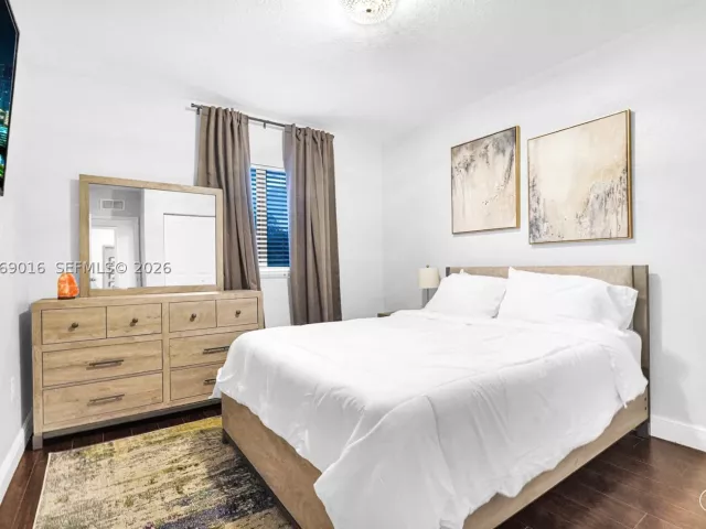 Продажа дома по адресу 2150 NW 16th Pl - фото 9259416