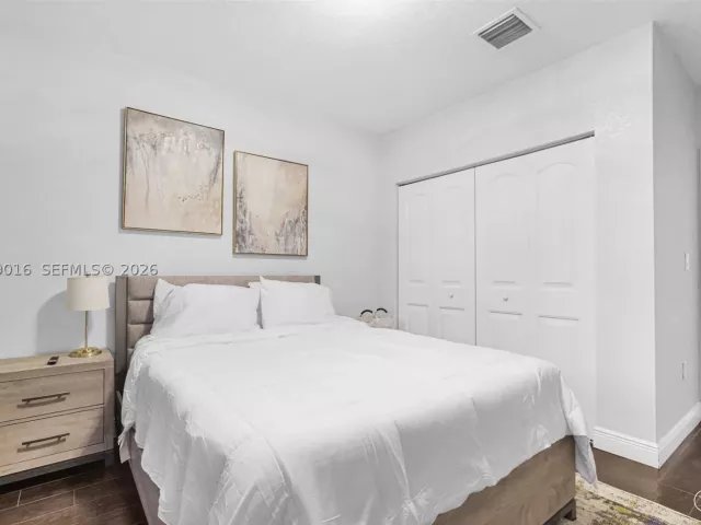 Продажа дома по адресу 2150 NW 16th Pl - фото 9259418