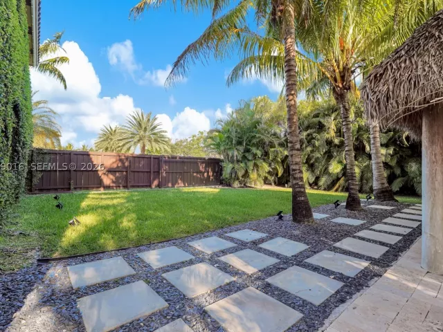 Продажа дома по адресу 2150 NW 16th Pl - фото 9259244