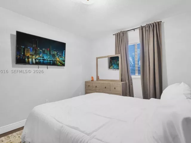 Продажа дома по адресу 2150 NW 16th Pl - фото 9259422