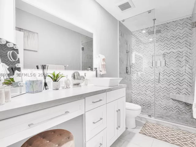 Продажа дома по адресу 2150 NW 16th Pl - фото 9259424