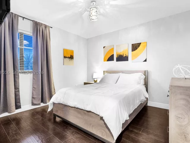 Продажа дома по адресу 2150 NW 16th Pl - фото 9259427