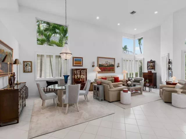 Продажа дома по адресу 6098 NW 24th Terrace - фото 9268230
