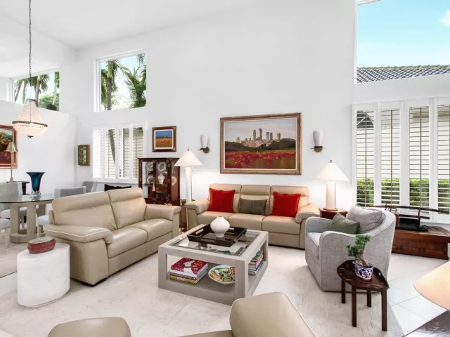 Продажа дома по адресу 6098 NW 24th Terrace - фото 9268232
