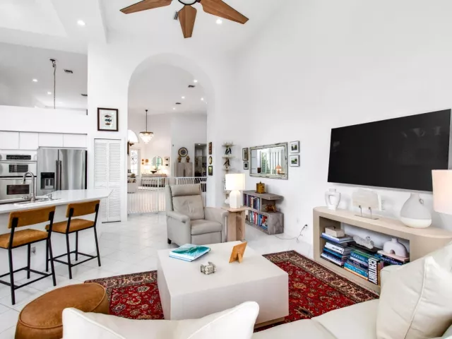 Продажа дома по адресу 6098 NW 24th Terrace - фото 9268245