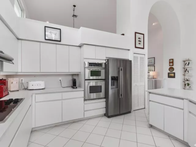 Продажа дома по адресу 6098 NW 24th Terrace - фото 9268250