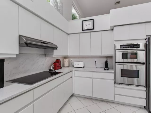 Продажа дома по адресу 6098 NW 24th Terrace - фото 9268251